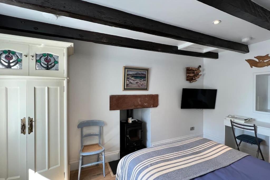 Shorepark - Waterfront Cottage With Stunning Views ดัมฟรีส์ ภายนอก รูปภาพ